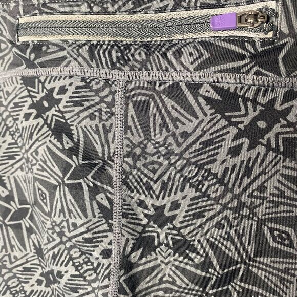 Athleta SZ S black and grey cropped leggings - Picture 3 of 5